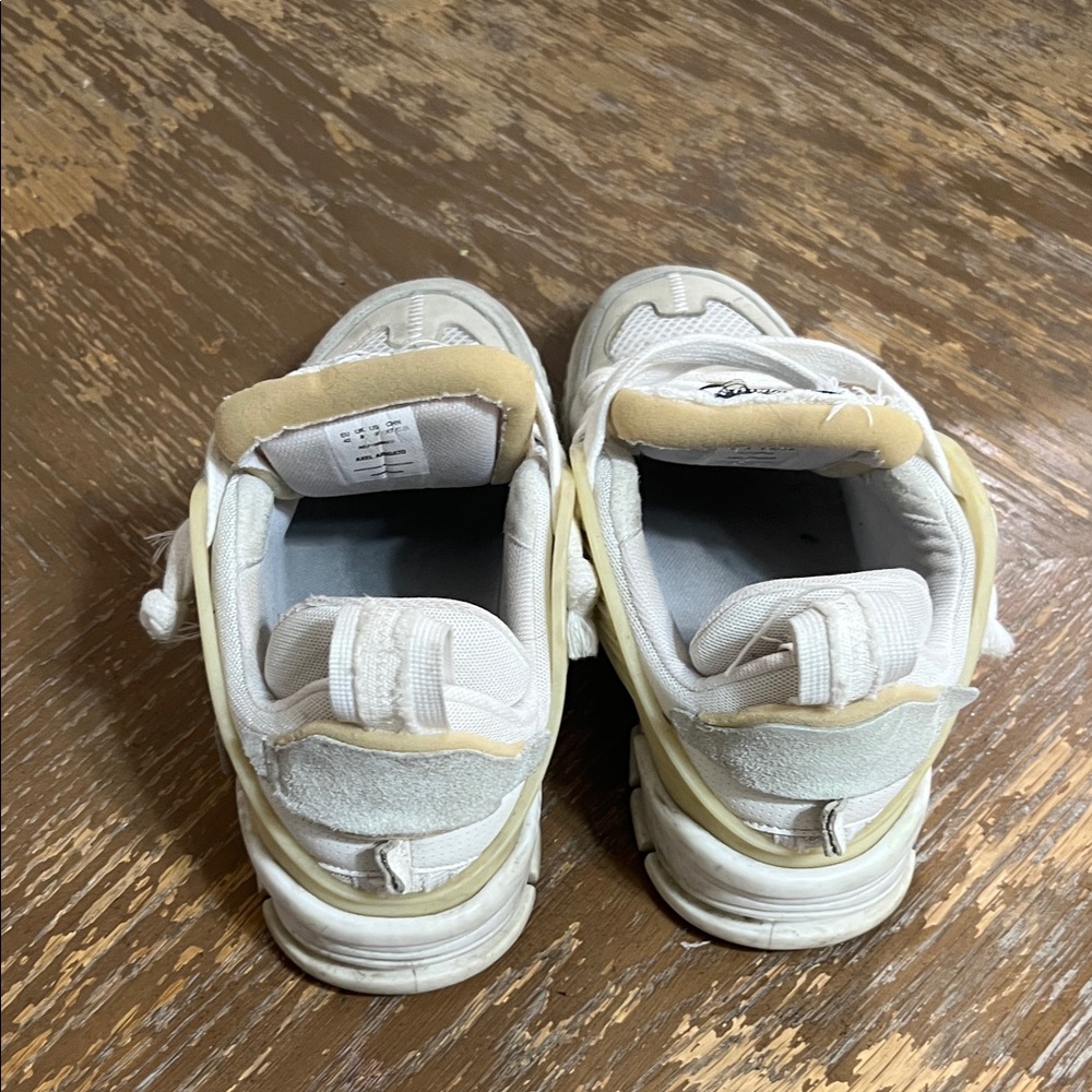 Axel Arigato Off-White Cream Low-Top Sneakers - Picture 3 of 4
